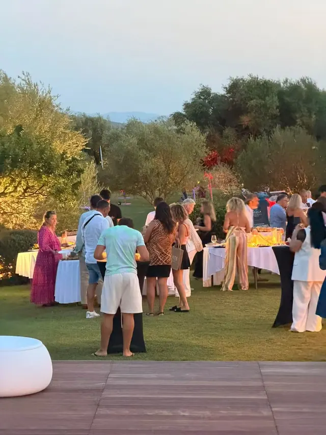 Ospiti durante un evento all'aperto