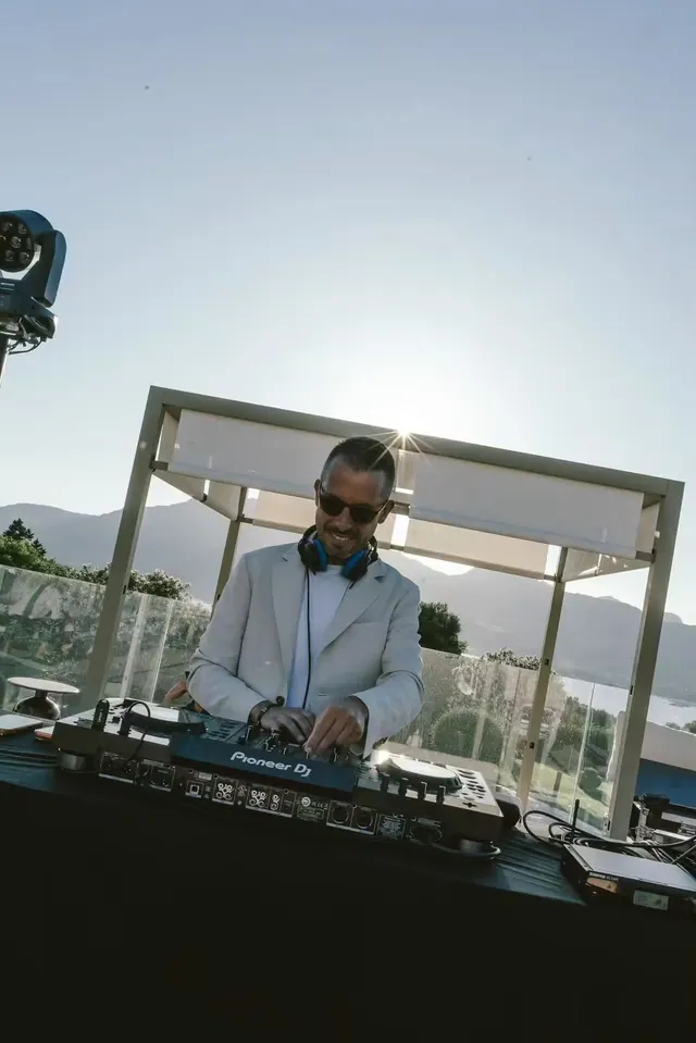 Alfredo Carta durante un DJ set